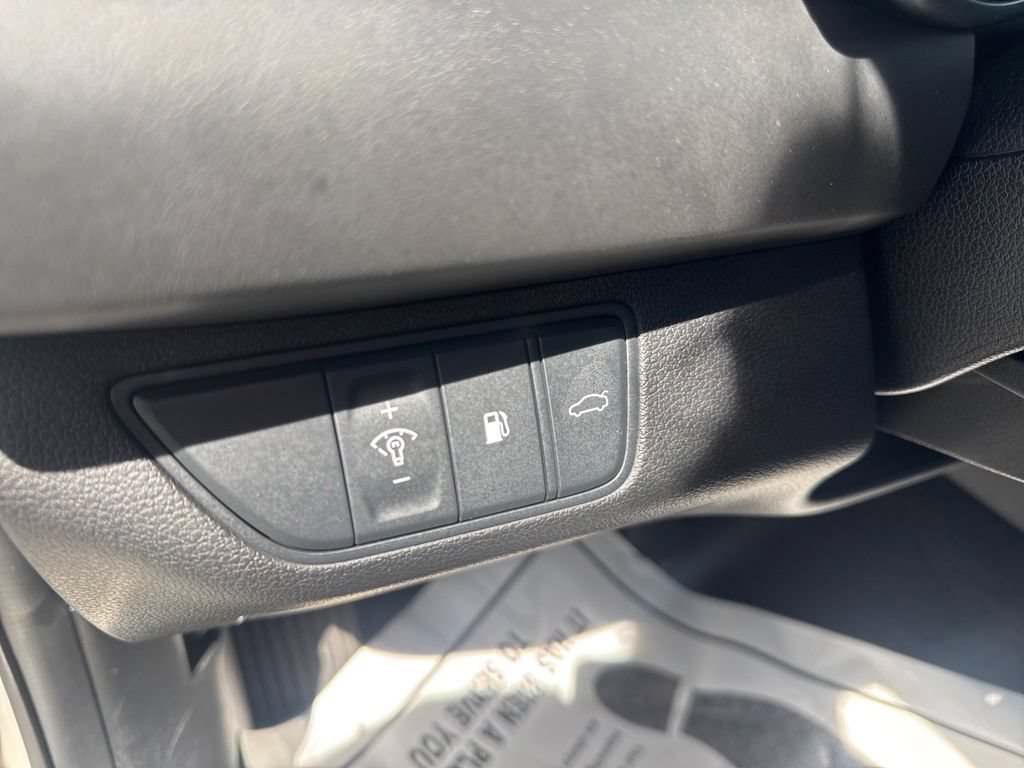 Used 2025 Genesis G70 2.5T AWD/4WD image 19