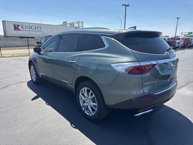 Used 2024 Buick Enclave Essence w/ Experience Buick Package FWD image 7