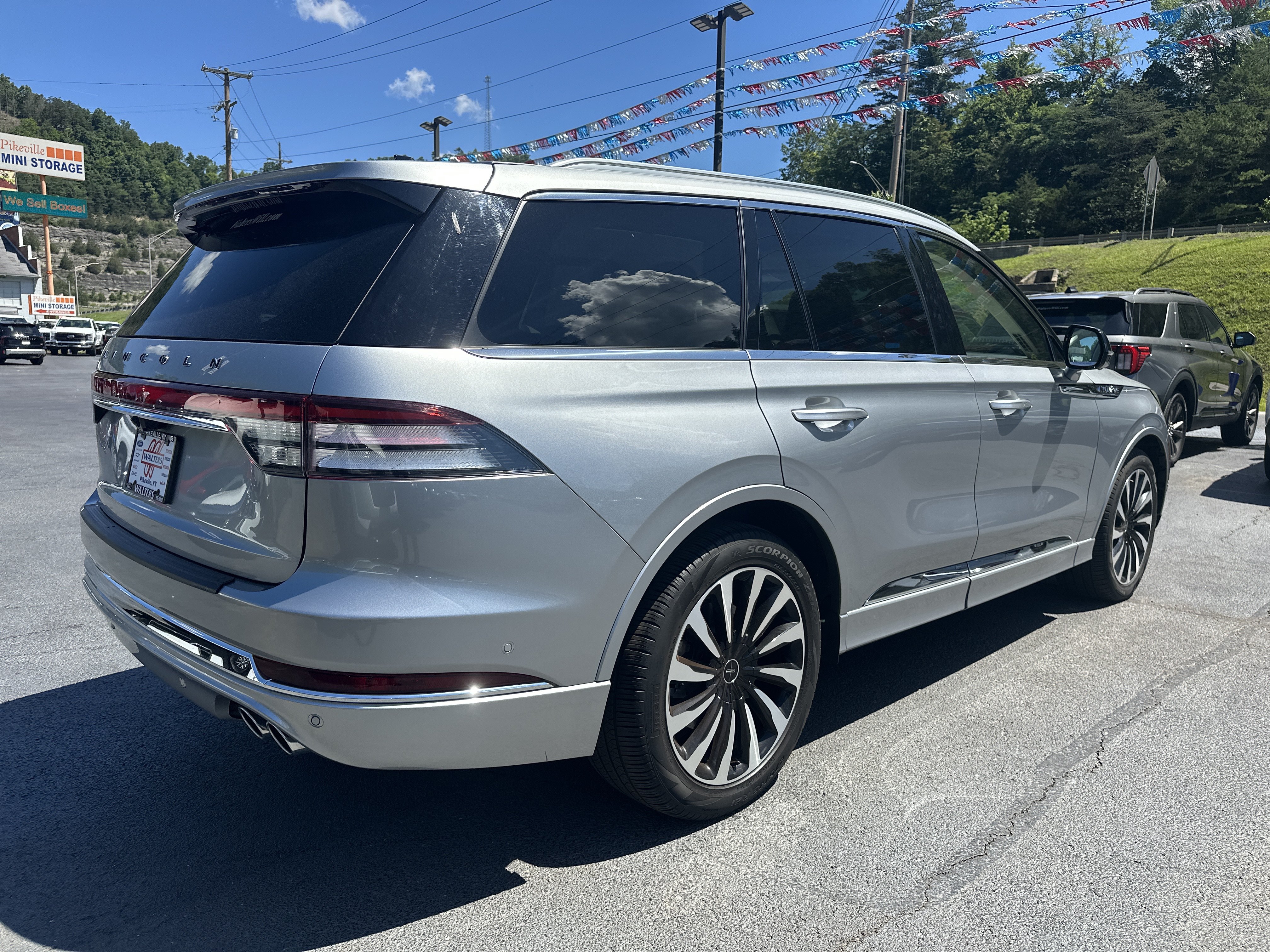 Used 2023 Lincoln Aviator Black Label Grand Touring AWD/4WD image 8