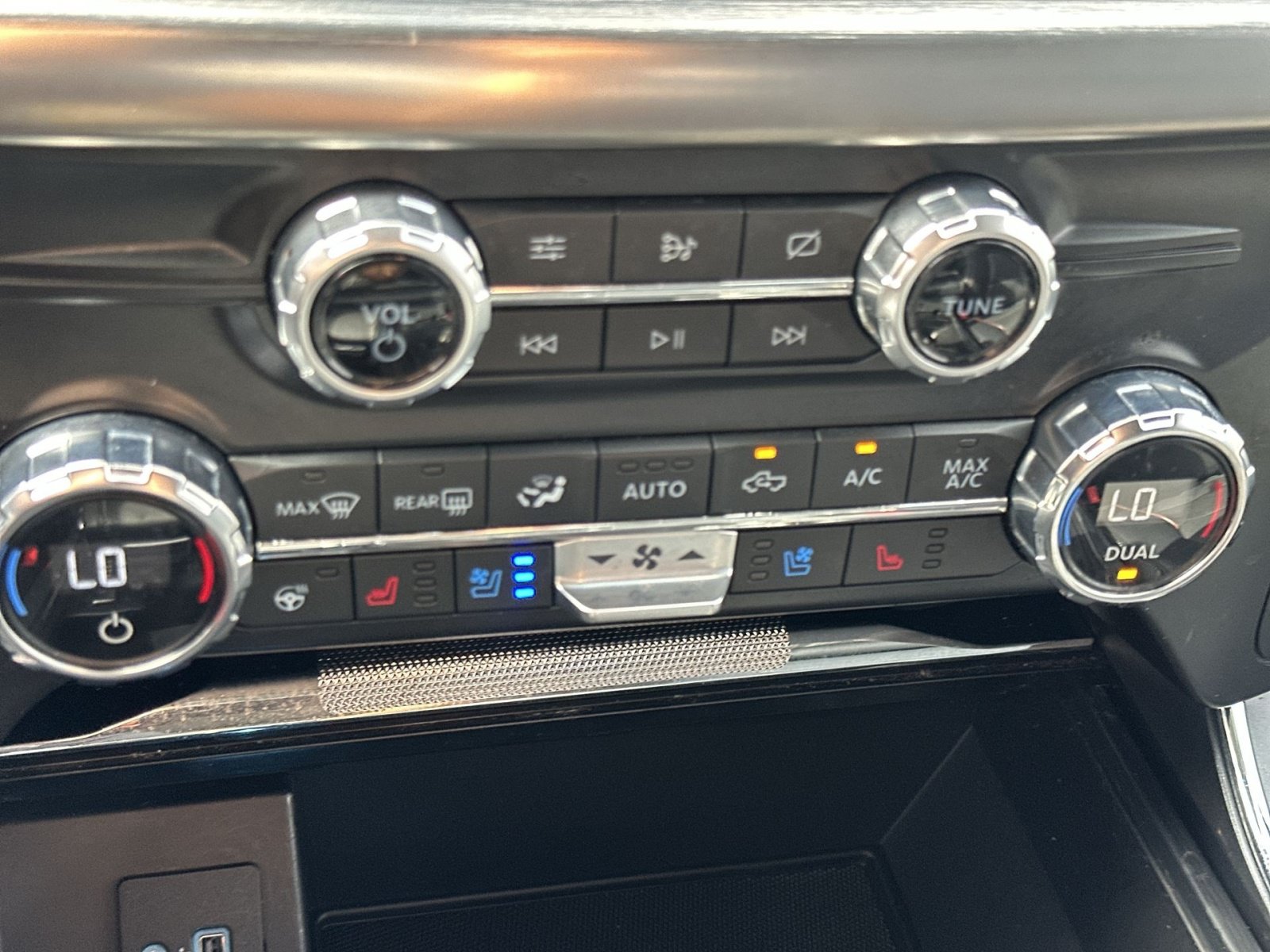 Used 2021 Ford F150 Lariat w/ Equipment Group 502A High AWD/4WD image 22