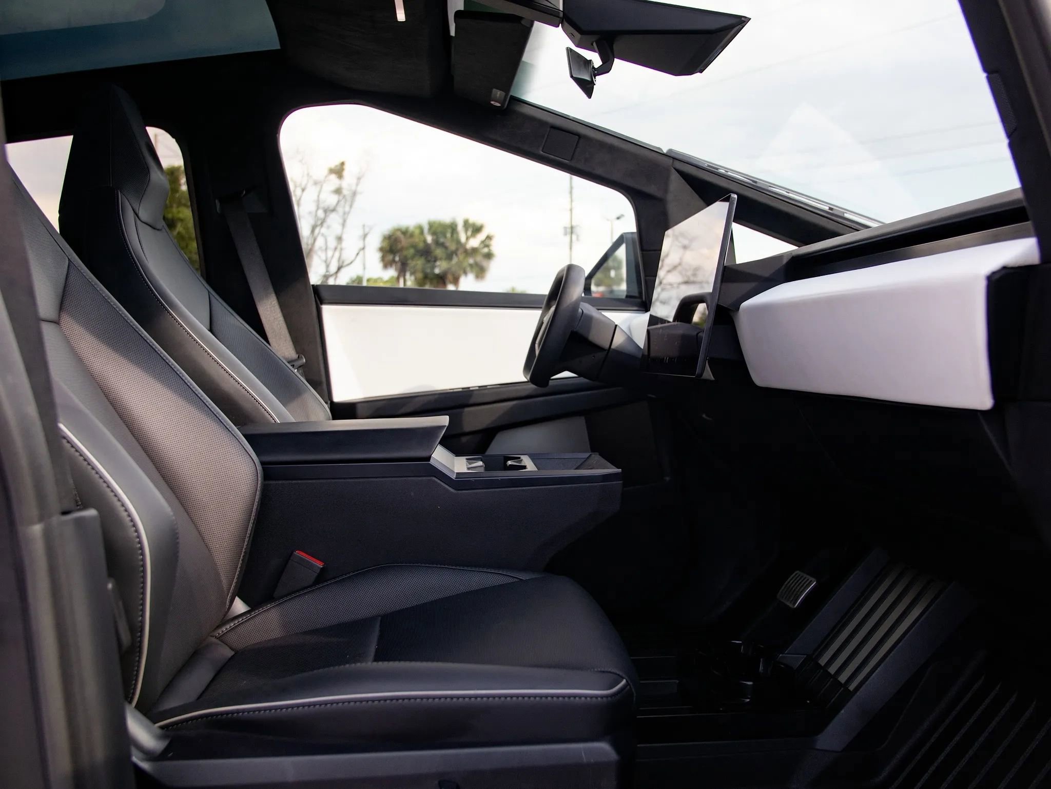 Used 2024 Tesla Cybertruck Cyberbeast image 22