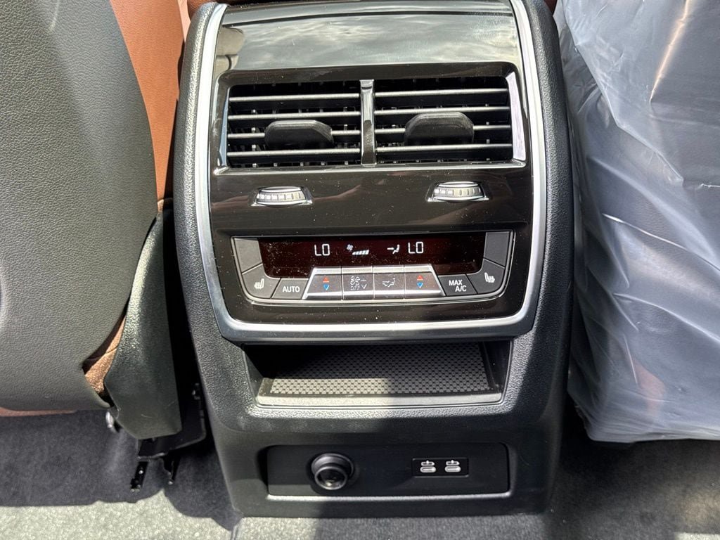 New 2027 BMW X7 xDrive40i AWD/4WD image 20