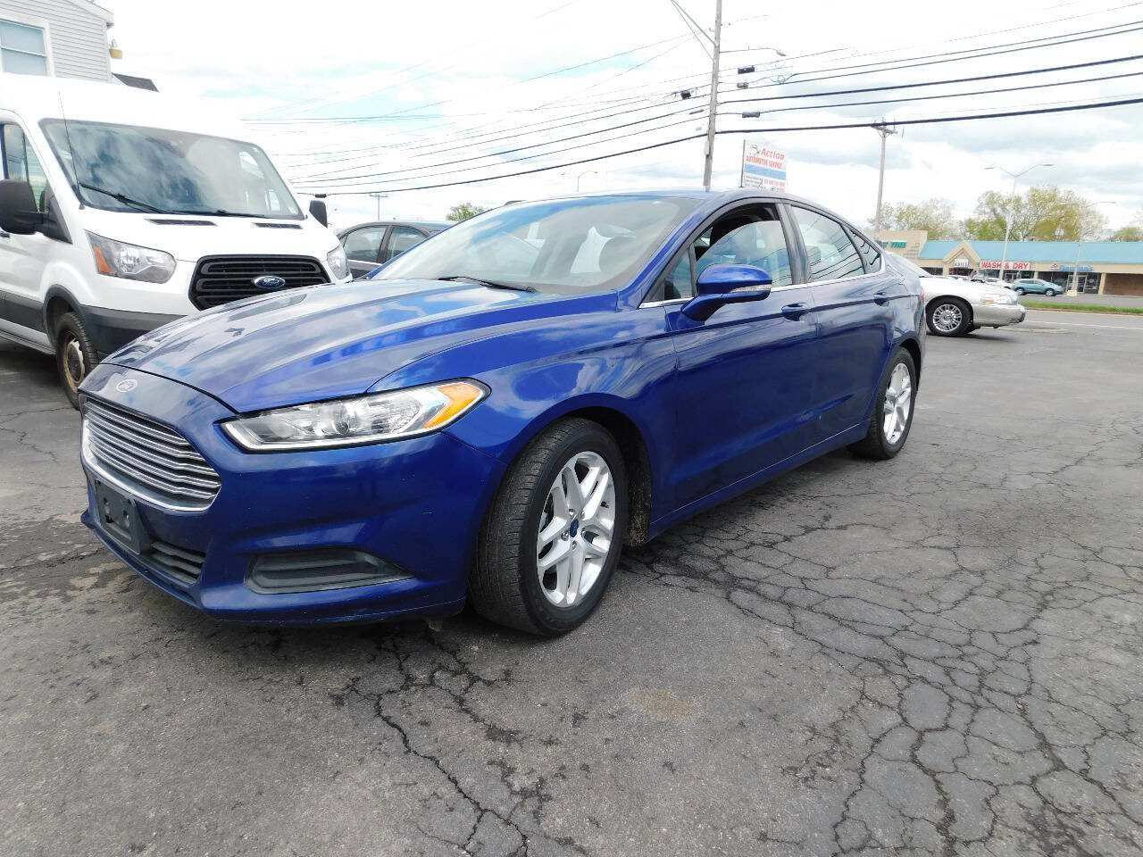 Used 2016 Ford Fusion SE FWD image 1