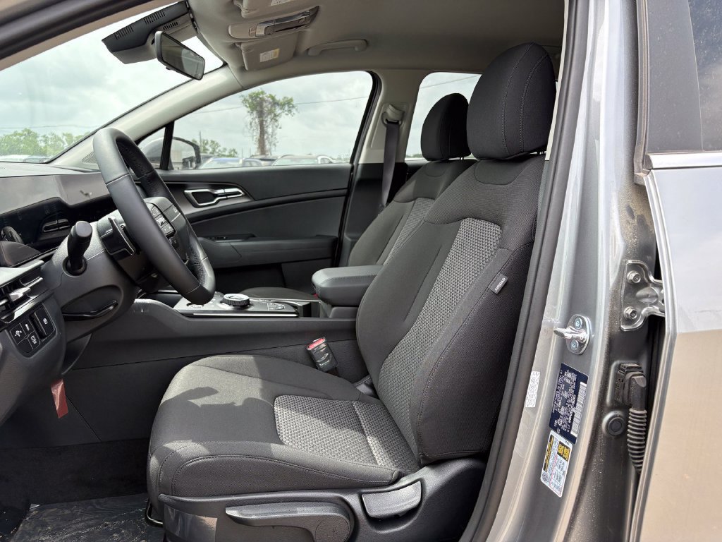 New 2026 Kia Sportage LX FWD image 12