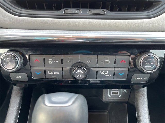 Used 2024 Jeep Compass Limited image 25