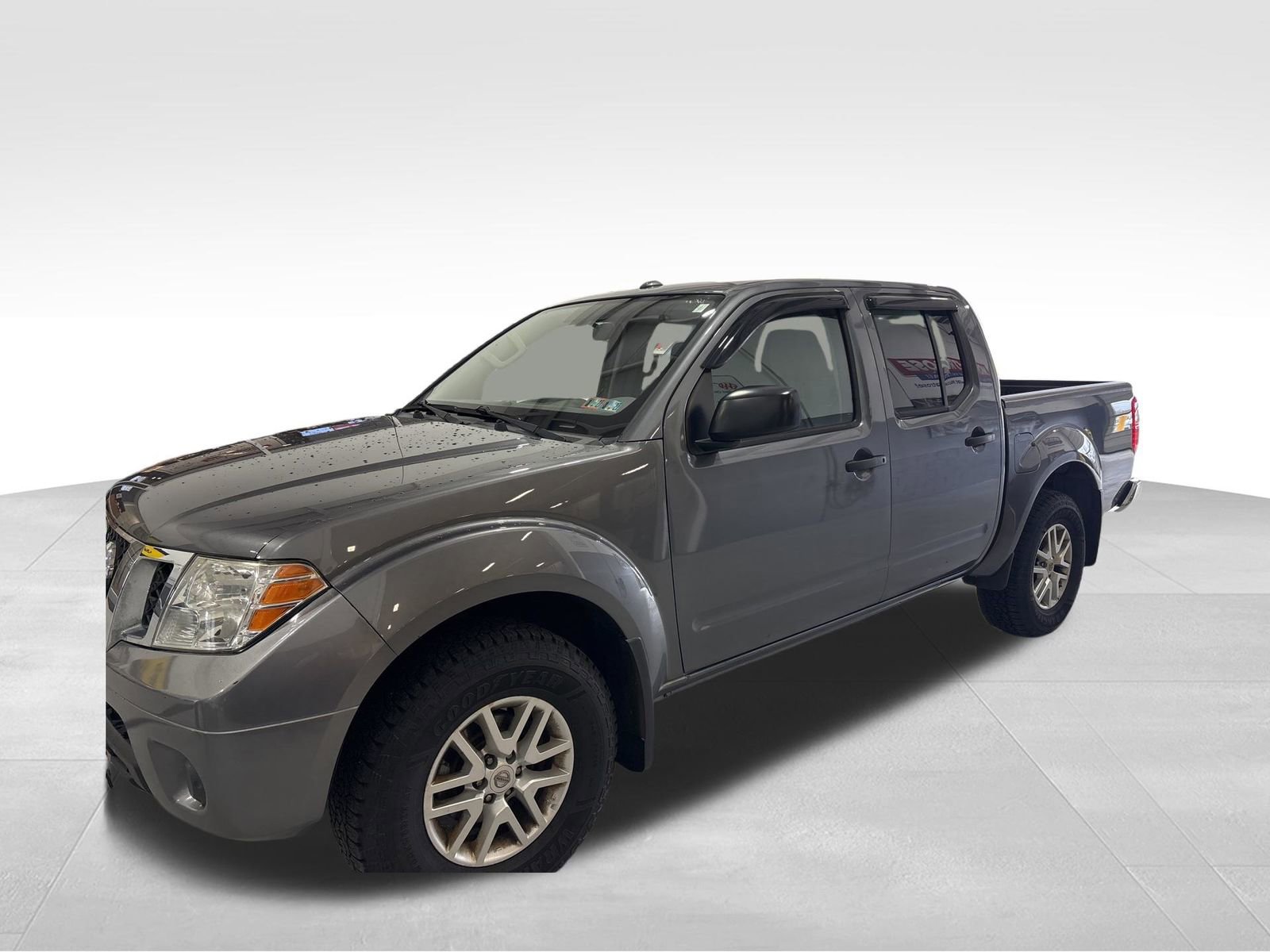 Used 2018 Nissan Frontier SV image 4