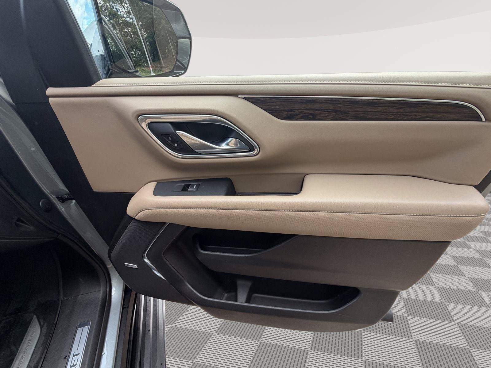 Used 2023 Chevrolet Tahoe Premier w/ Advanced Technology Package AWD/4WD image 42