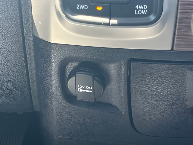 Used 2018 RAM 1500 Laramie w/ Convenience Group AWD/4WD image 28