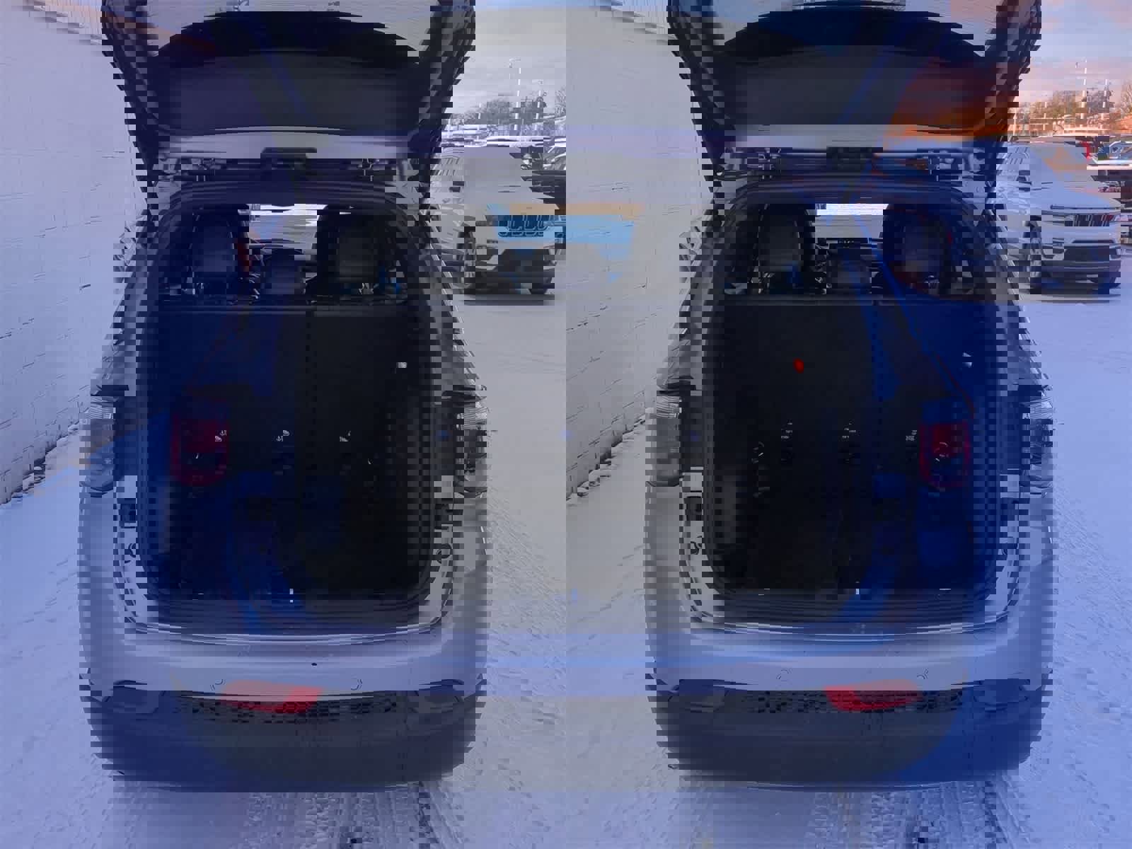 Certified 2024 Jeep Compass Limited w/ Sun and Sound Group image 35