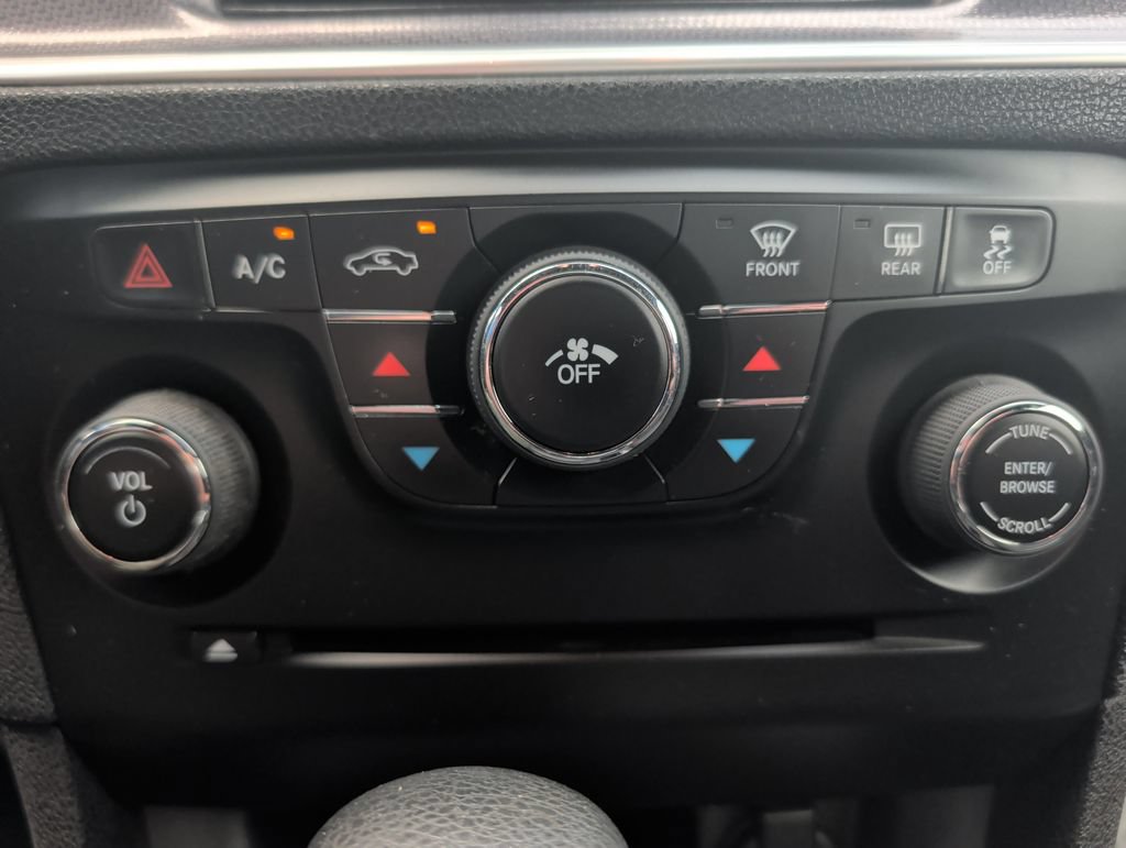 Used 2013 Dodge Charger SE RWD image 14