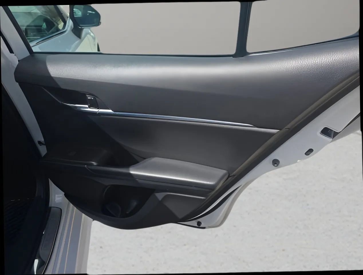 Used 2024 Toyota Camry SE AWD/4WD image 18