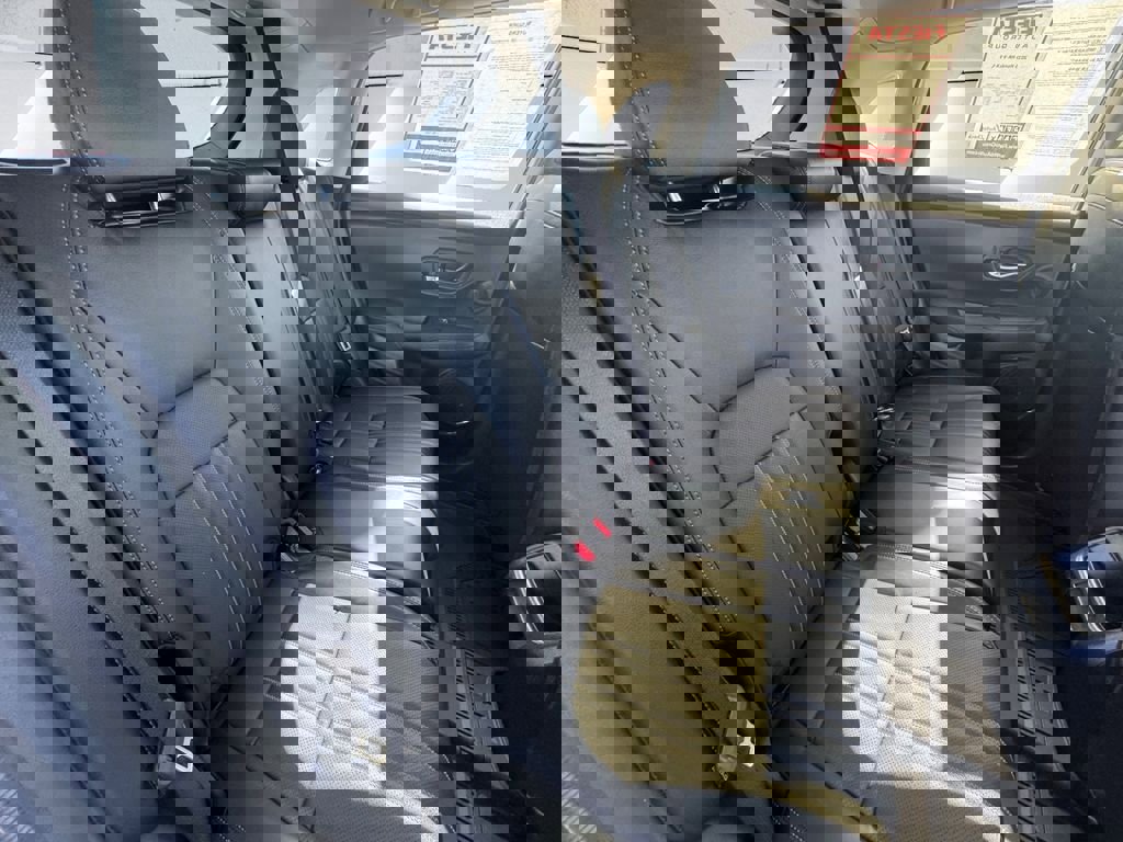 Used 2025 Honda HR-V EX-L image 16