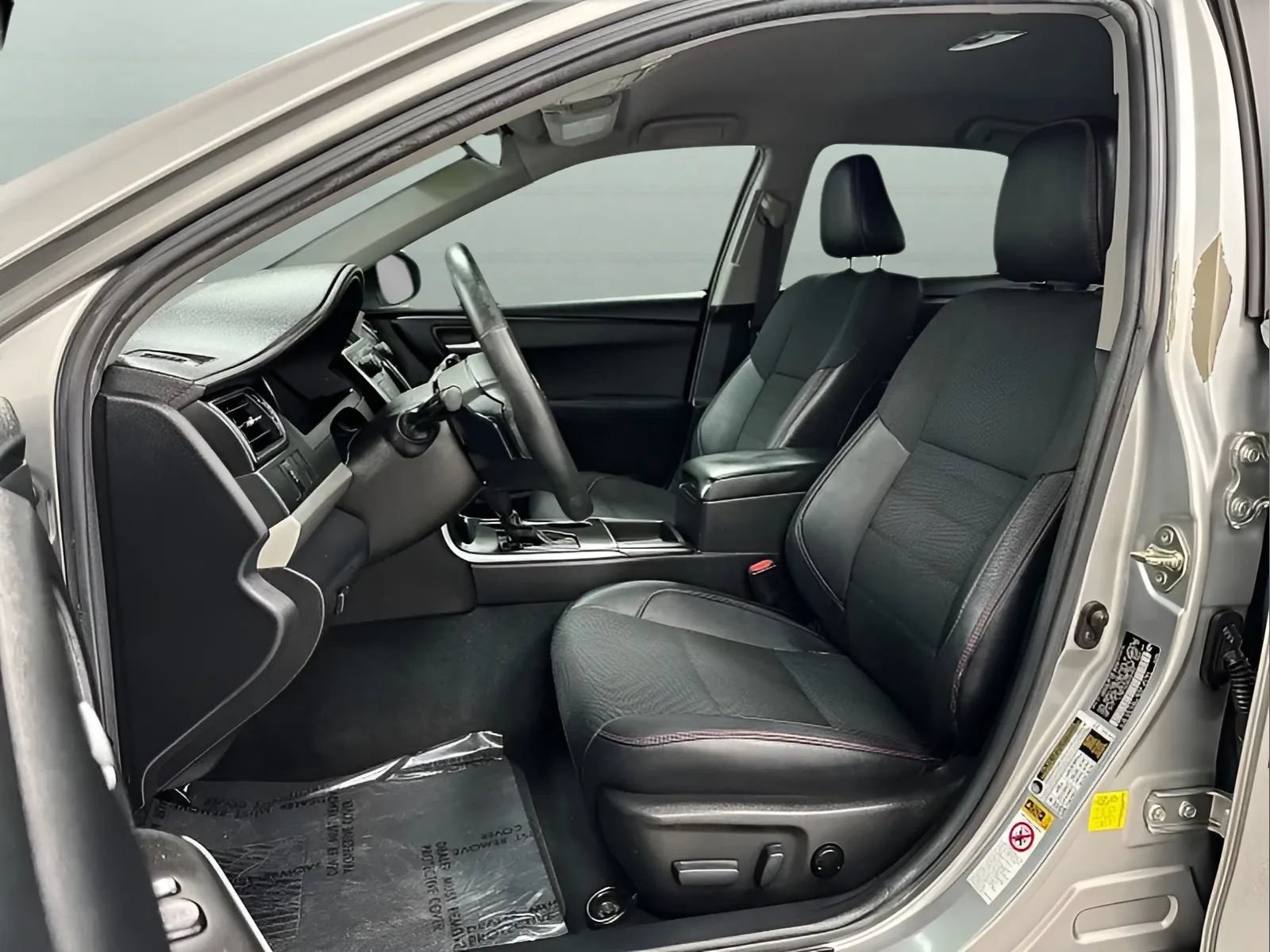 Used 2017 Toyota Camry SE FWD image 10
