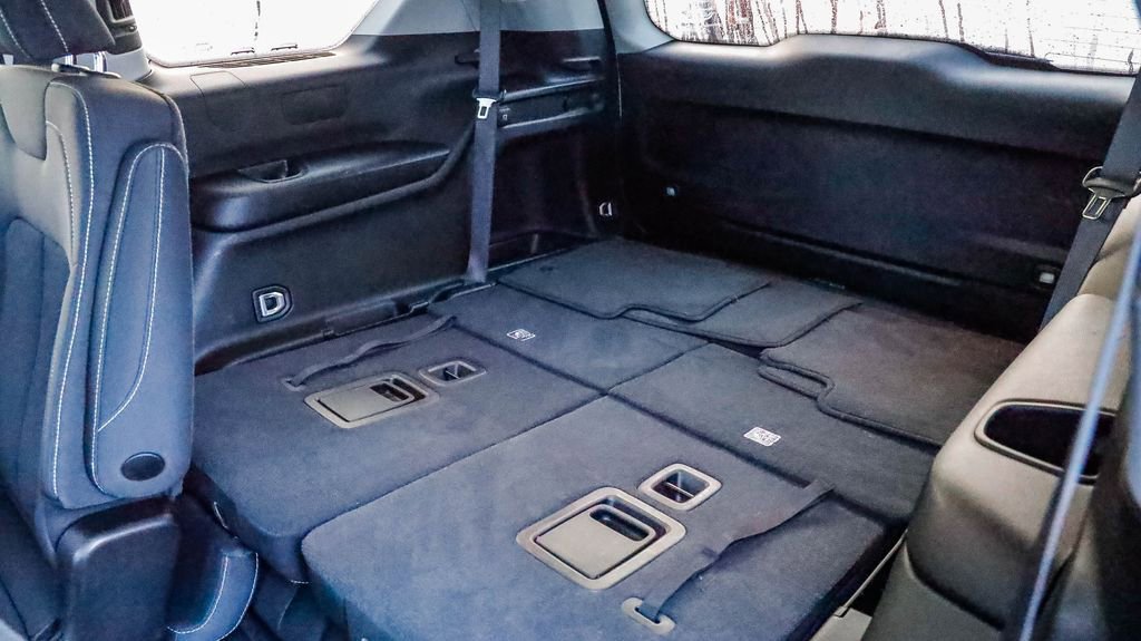 Certified 2022 Jeep Grand Cherokee L Laredo w/ Luxury Tech Group I image 23