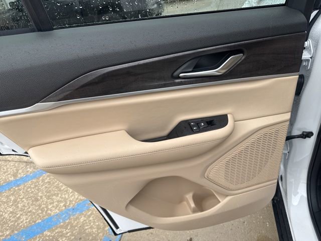 New 2025 Jeep Grand Cherokee Limited w/ Trailer Tow Package image 17