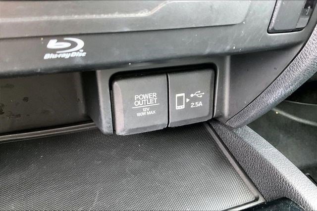 Certified 2020 Honda Pilot Touring image 16