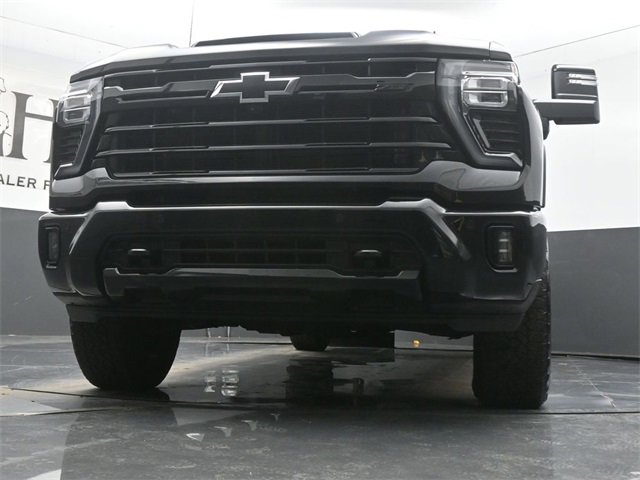 Used 2024 Chevrolet Silverado 2500 LTZ w/ LTZ Plus Package image 4