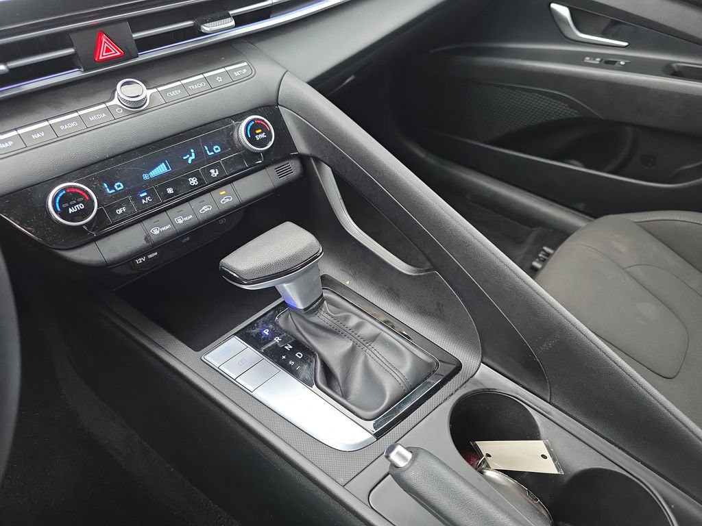 Certified 2024 Hyundai Elantra SEL FWD image 31