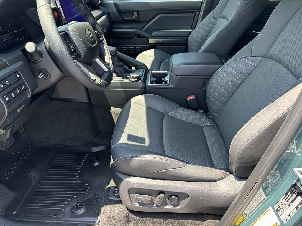 Used 2025 Toyota 4Runner TRD Off-Road Premium AWD/4WD image 9