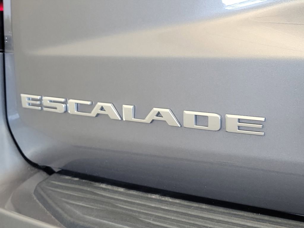 Used 2022 Cadillac Escalade Premium Luxury AWD/4WD image 8