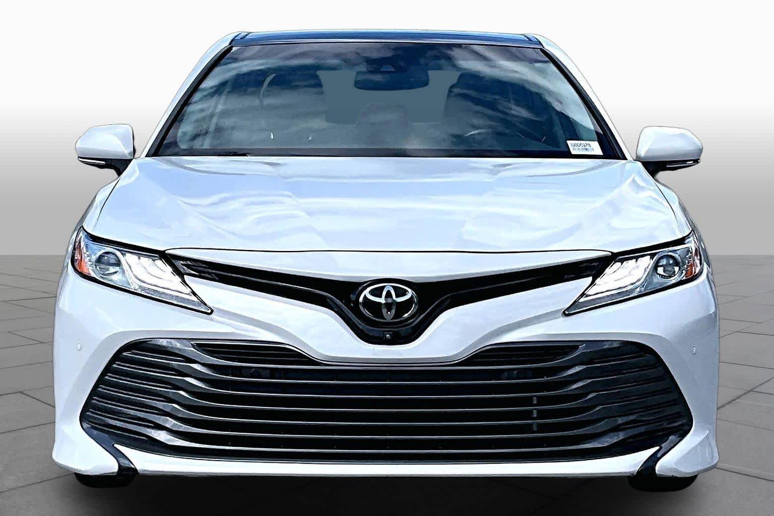 Used 2018 Toyota Camry XLE w/ Driver Assist Package FWD image 4