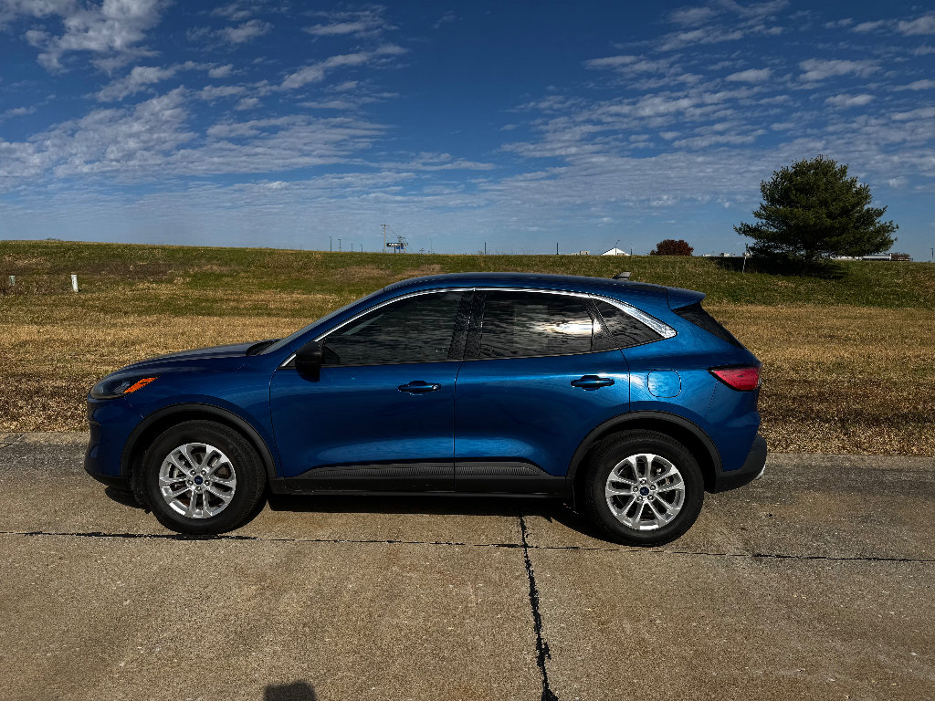 Used 2022 Ford Escape SE w/ Cold Weather Package AWD/4WD image 10