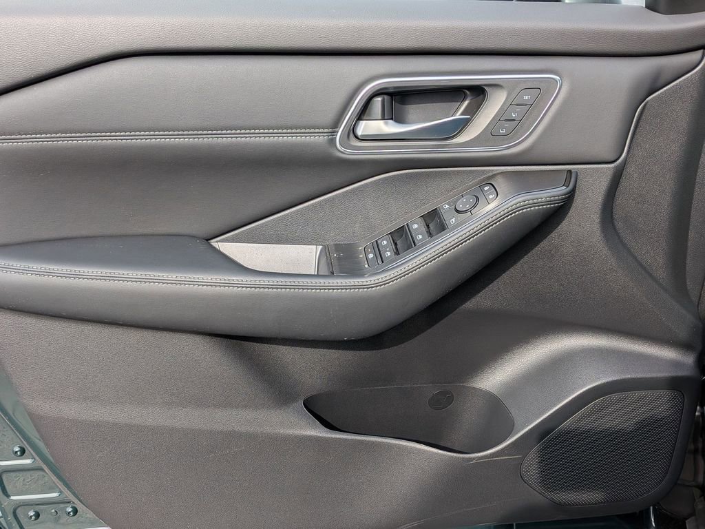 New 2026 Nissan Rogue Platinum w/ Platinum Premium Package image 10