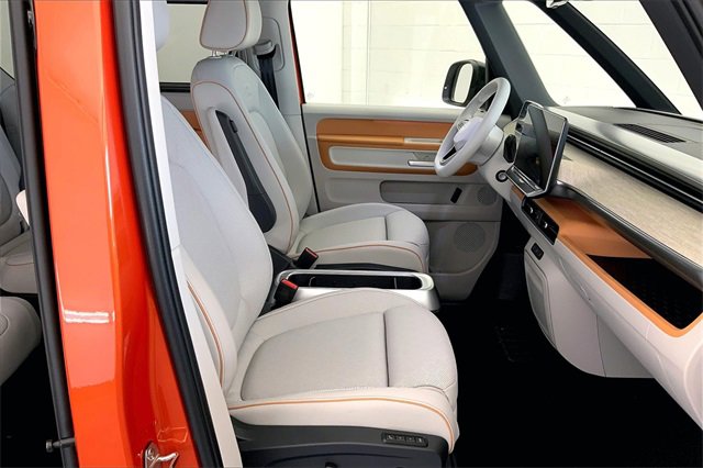 New 2025 Volkswagen ID. Buzz 1st Edition image 9