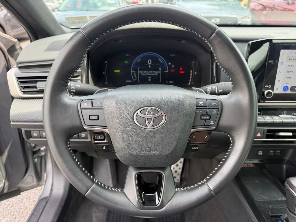 Certified 2025 Toyota Camry SE FWD image 15