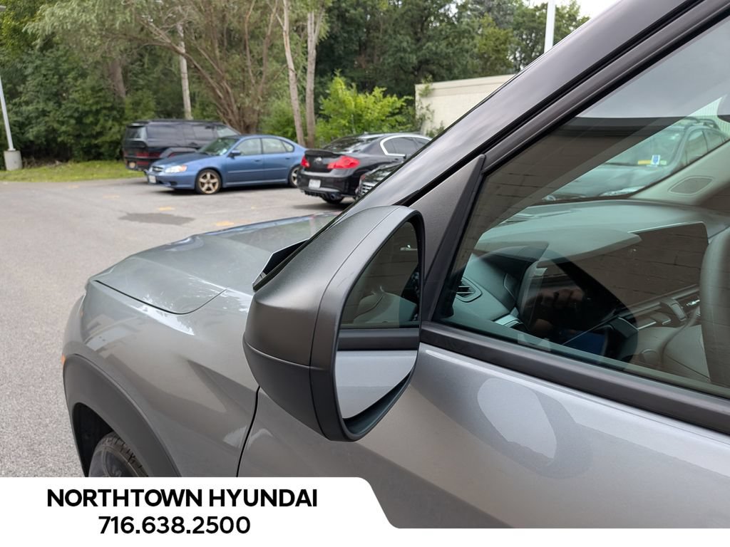 Used 2024 Chevrolet TrailBlazer LS FWD image 32