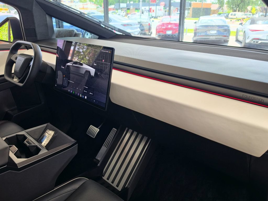 Used 2024 Tesla Cybertruck AWD Crew Cab image 30