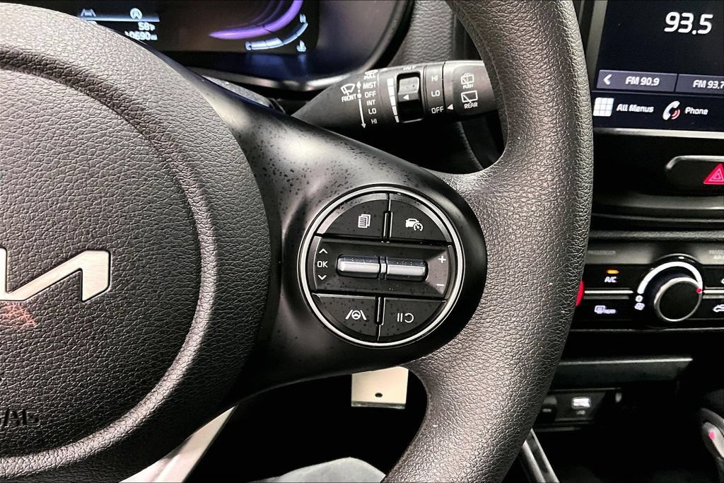Used 2025 Kia Soul LX w/ LX Technology Package FWD image 25