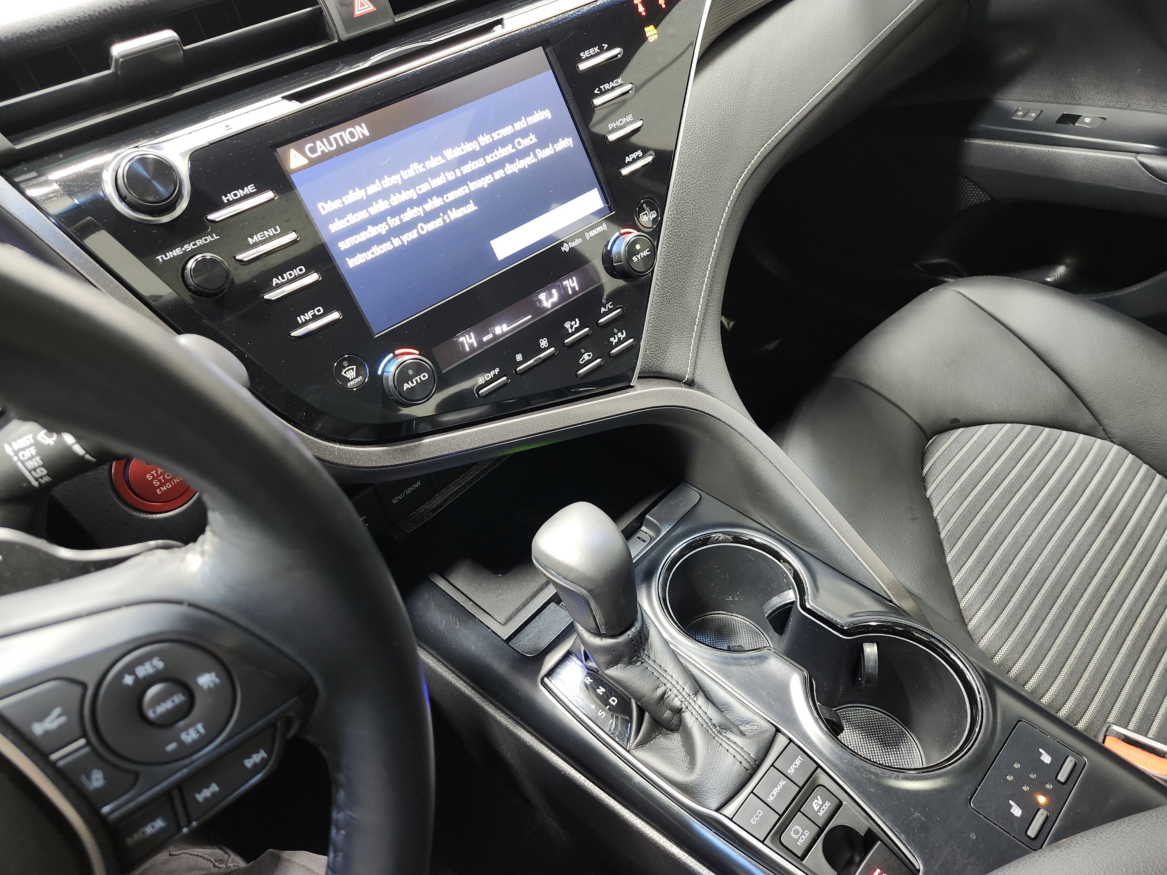 Used 2018 Toyota Camry SE w/ Audio Package image 32