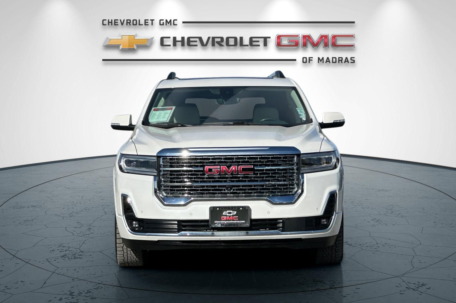 Used 2021 GMC Acadia Denali w/ Denali Ultimate Package AWD/4WD image 8