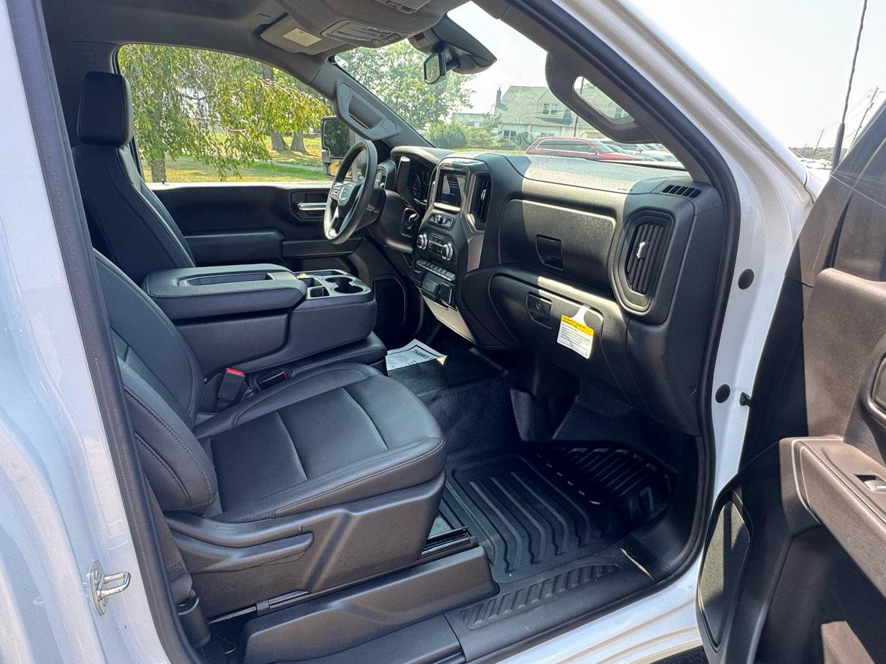 Used 2024 GMC Sierra 3500 Pro w/ Convenience Package RWD image 11