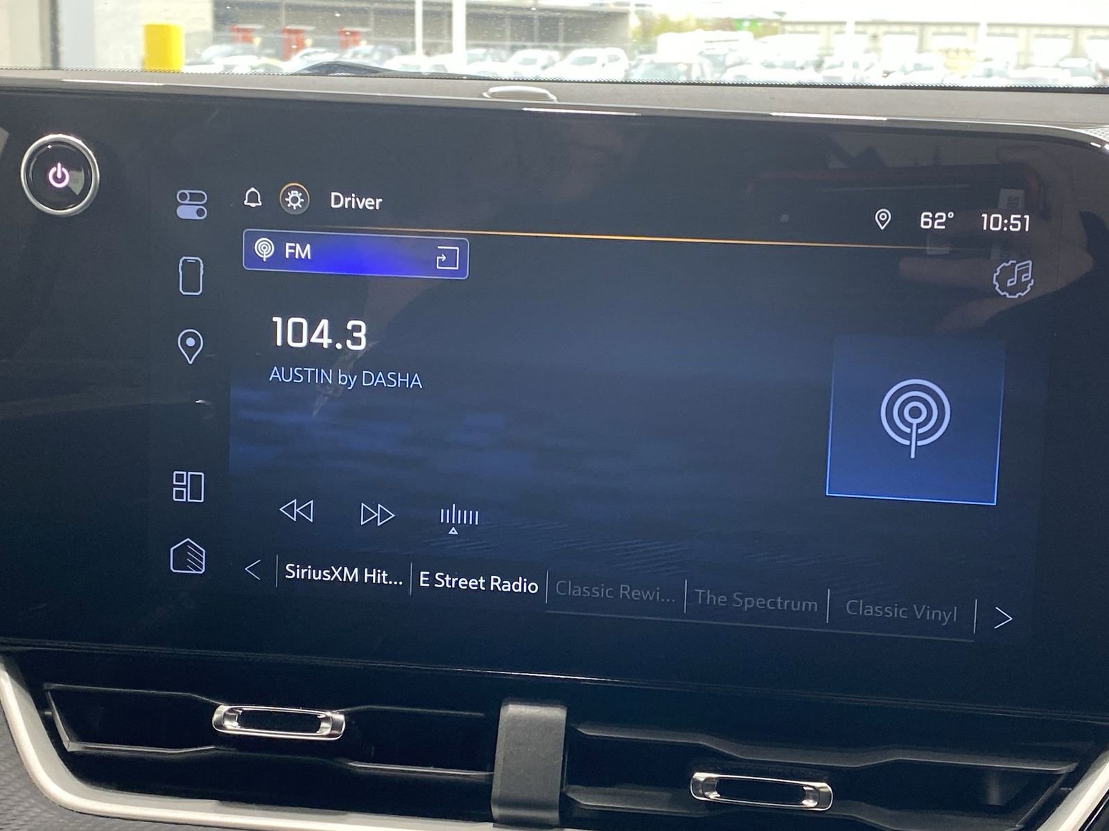 Used 2025 Chevrolet Equinox LT AWD/4WD image 16