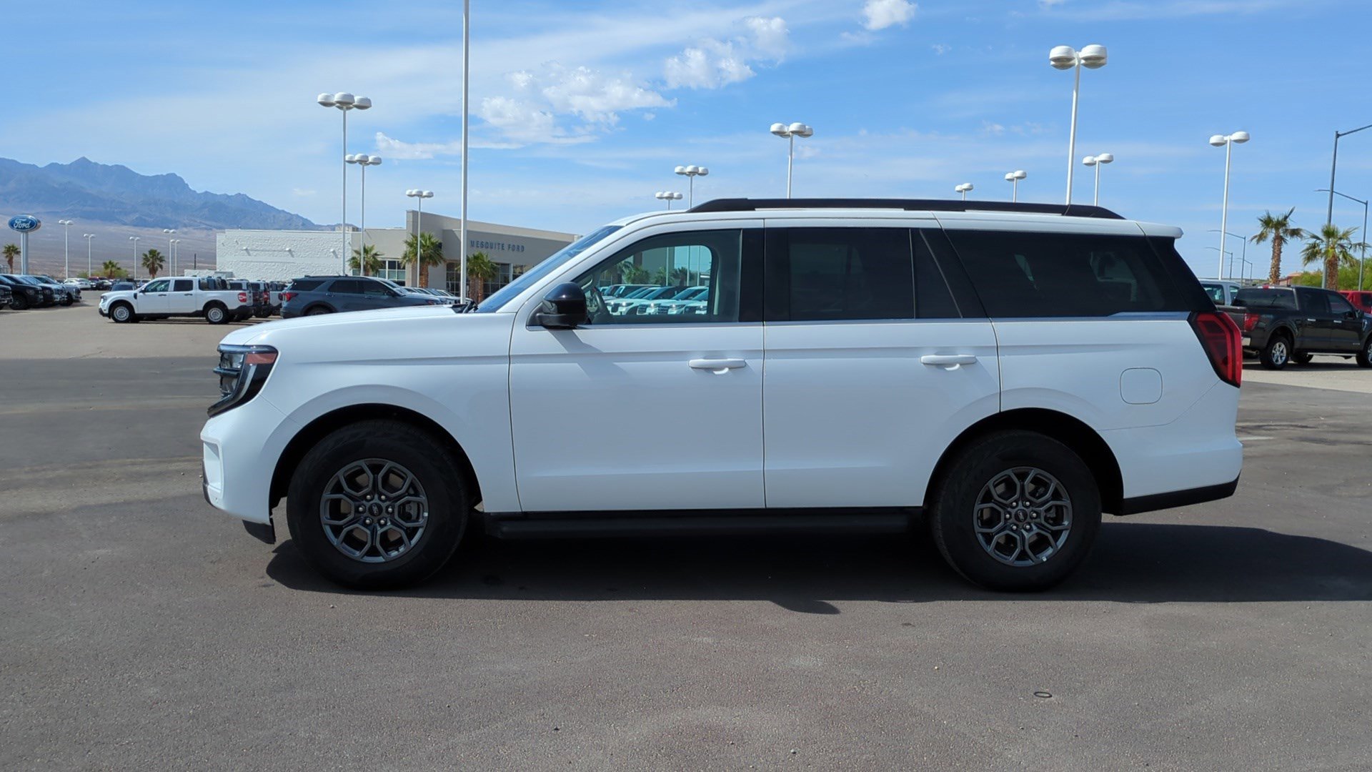 Used 2025 Ford Expedition Active image 7