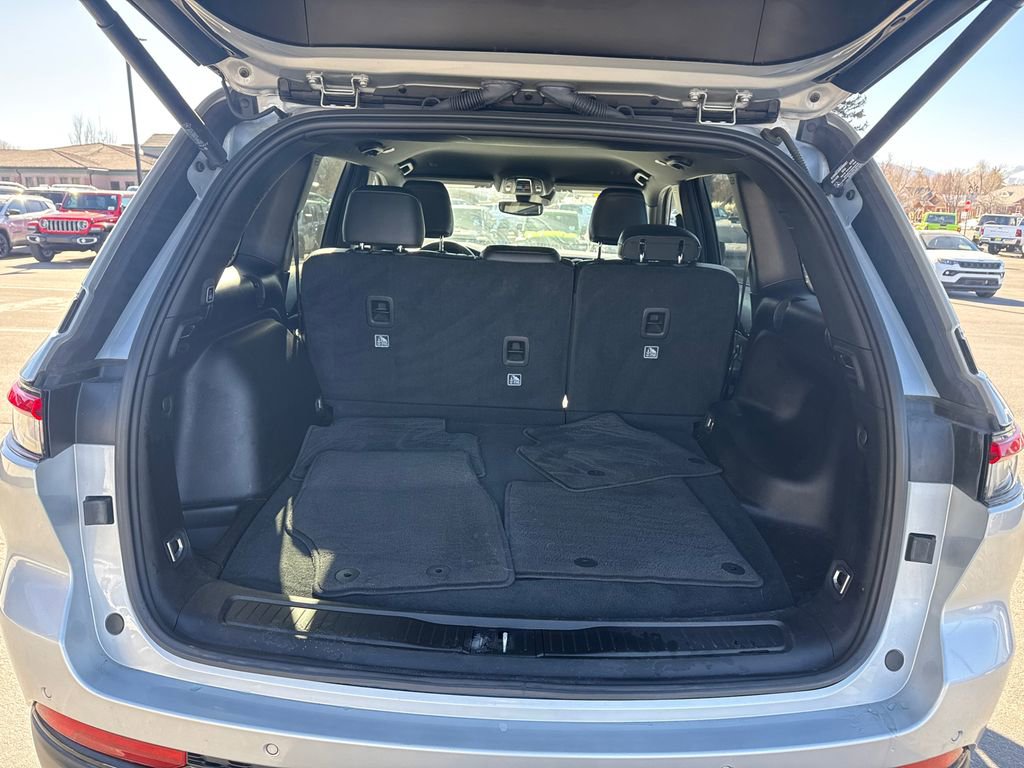 Used 2023 Jeep Grand Cherokee Altitude image 13