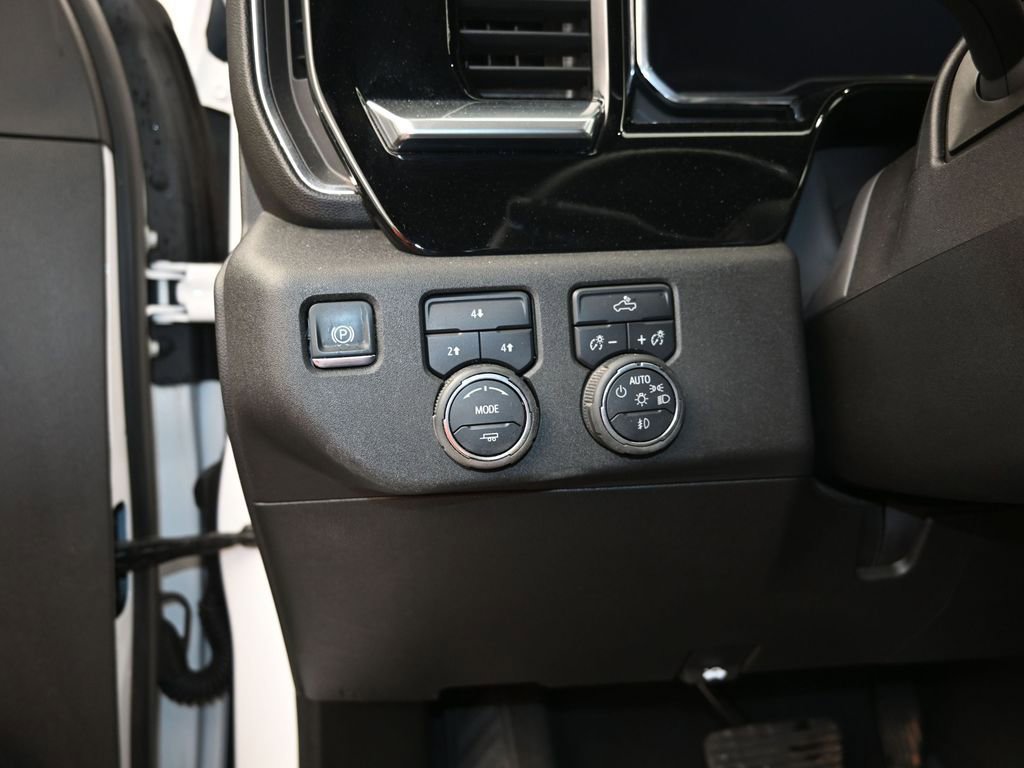 Certified 2025 Chevrolet Silverado 2500 LT w/ Convenience Package image 13