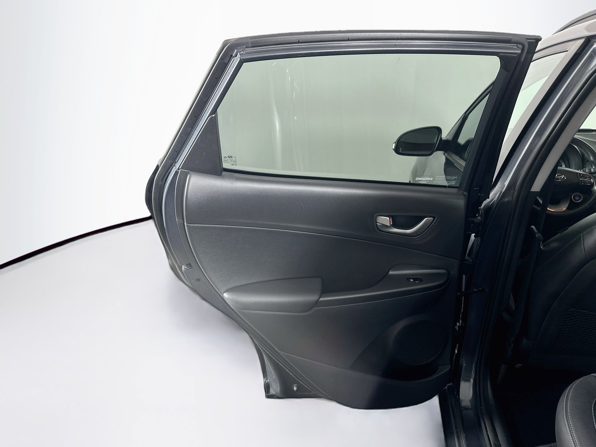 Used 2020 Hyundai Kona Limited w/ Cargo Package FWD image 26