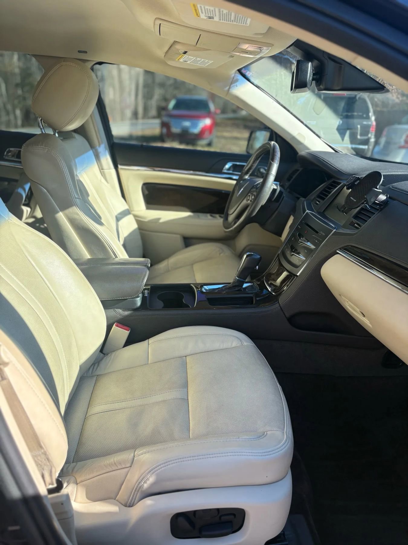 Used 2014 Lincoln MKS w/ Equipment Group 101A image 17