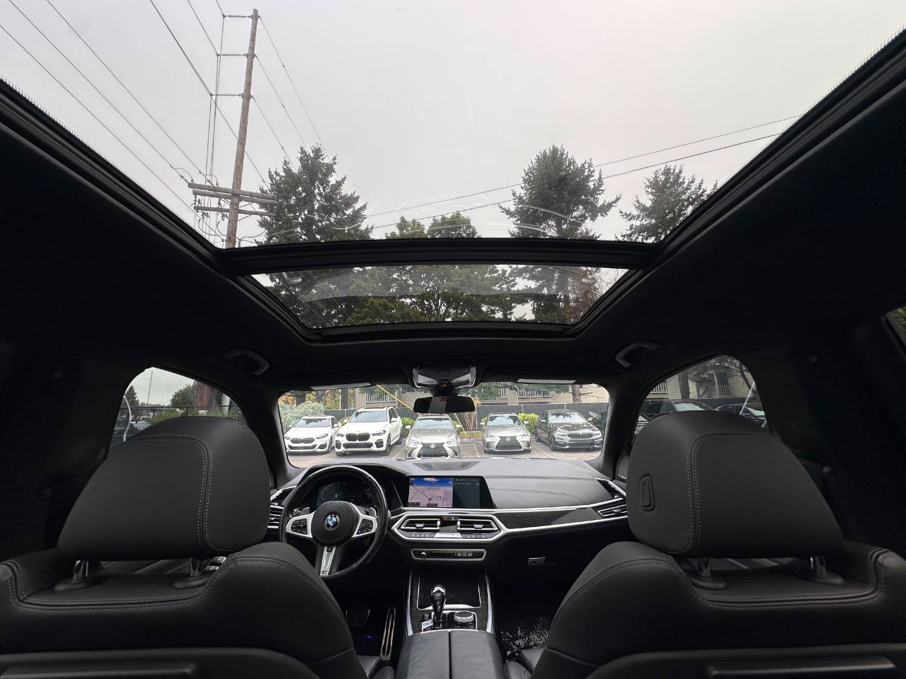 Used 2021 BMW X7 xDrive40i w/ M Sport Package AWD/4WD image 26