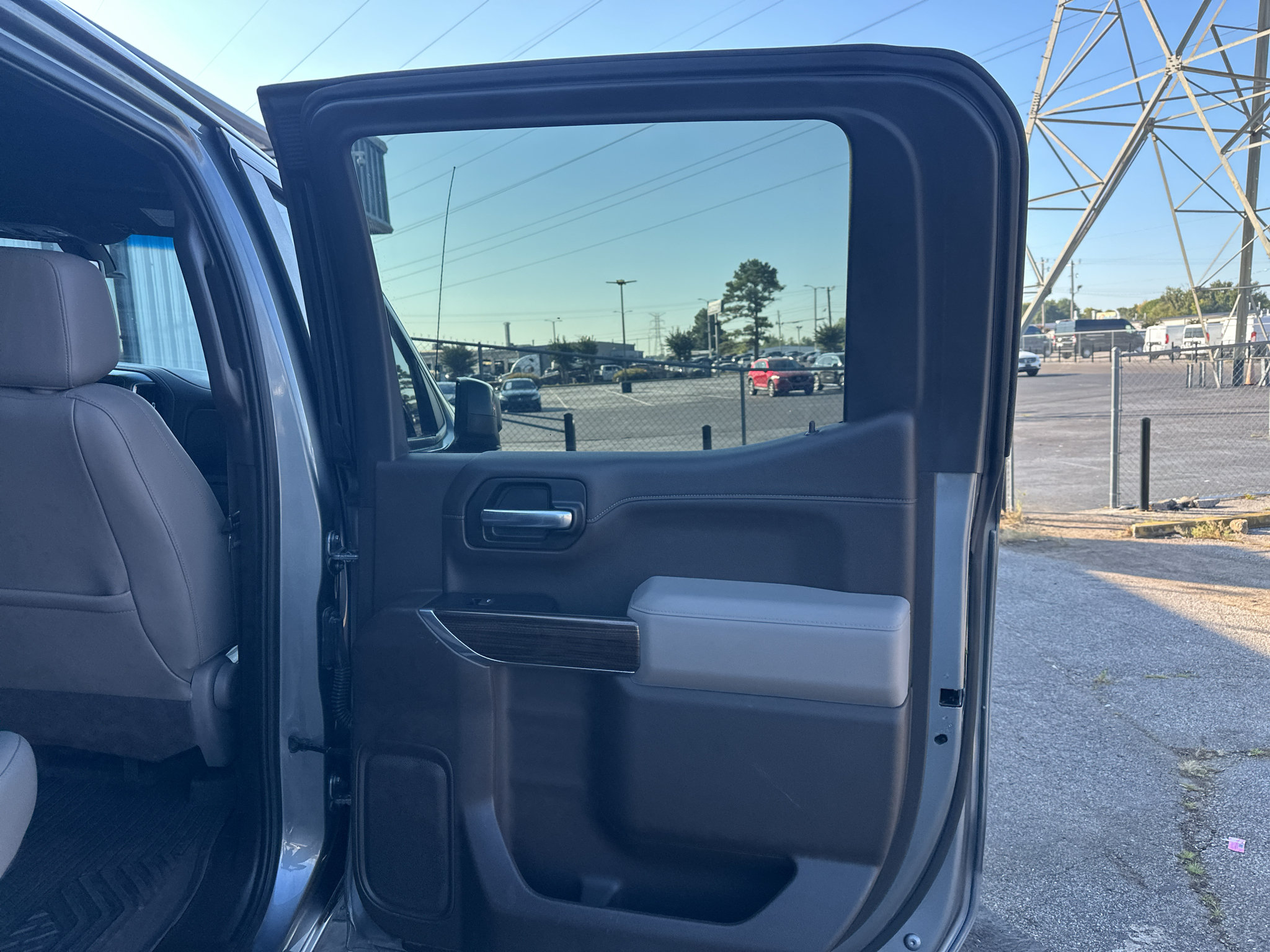 Used 2020 Chevrolet Silverado 1500 RST w/ Texas Edition AWD/4WD image 18
