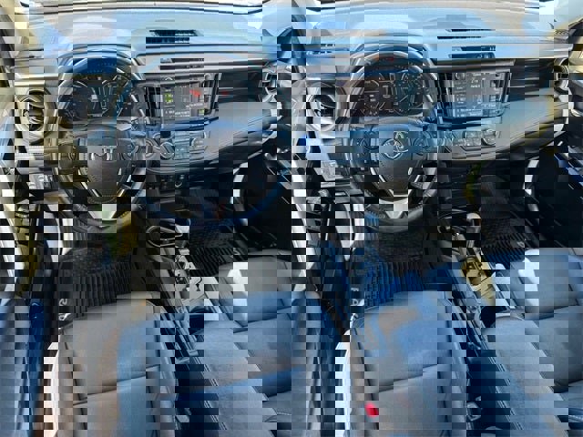 Used 2017 Toyota RAV4 Limited image 11