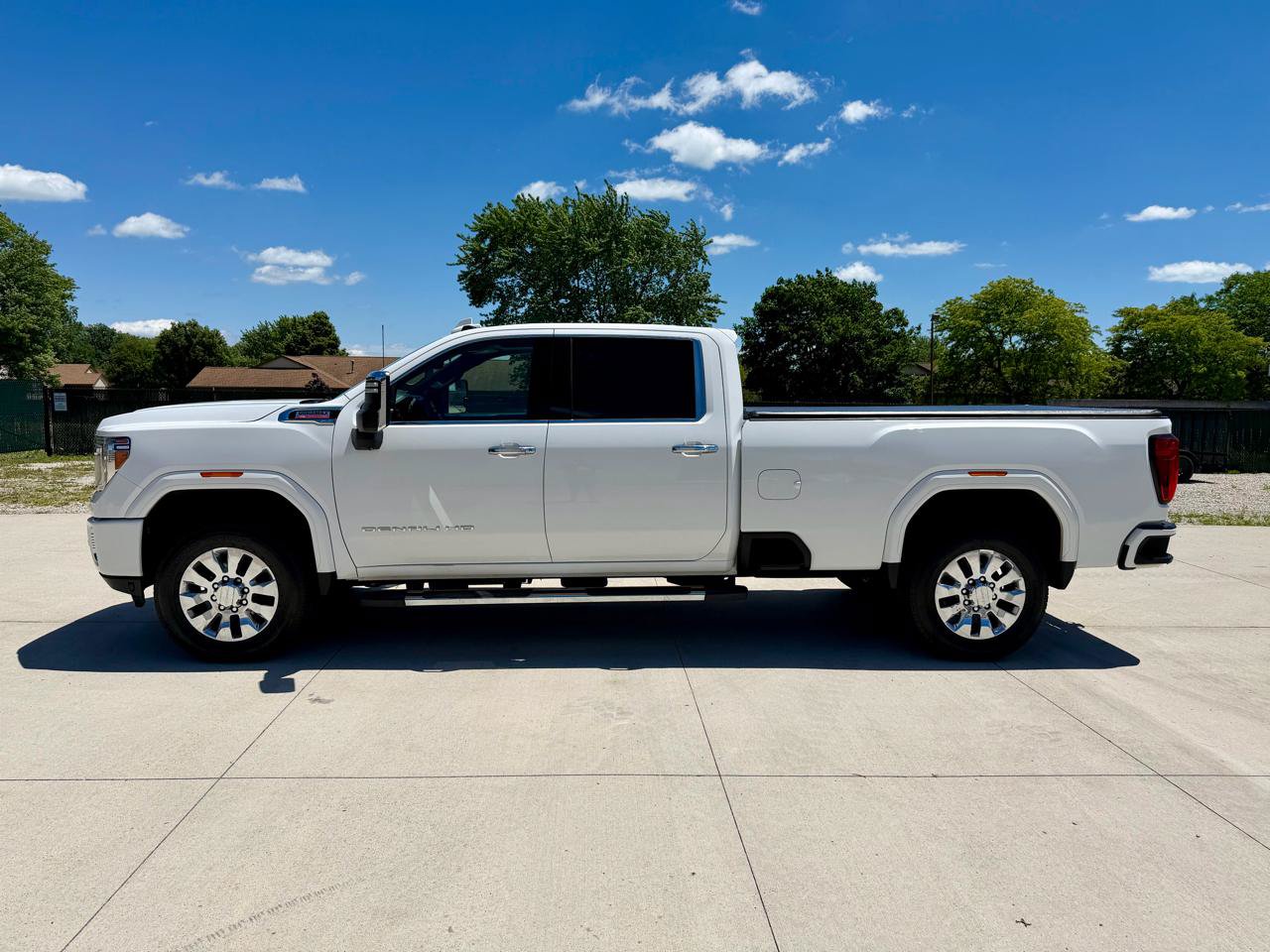 Used 2020 GMC Sierra 3500 Denali w/ Denali Ultimate Package AWD/4WD image 2