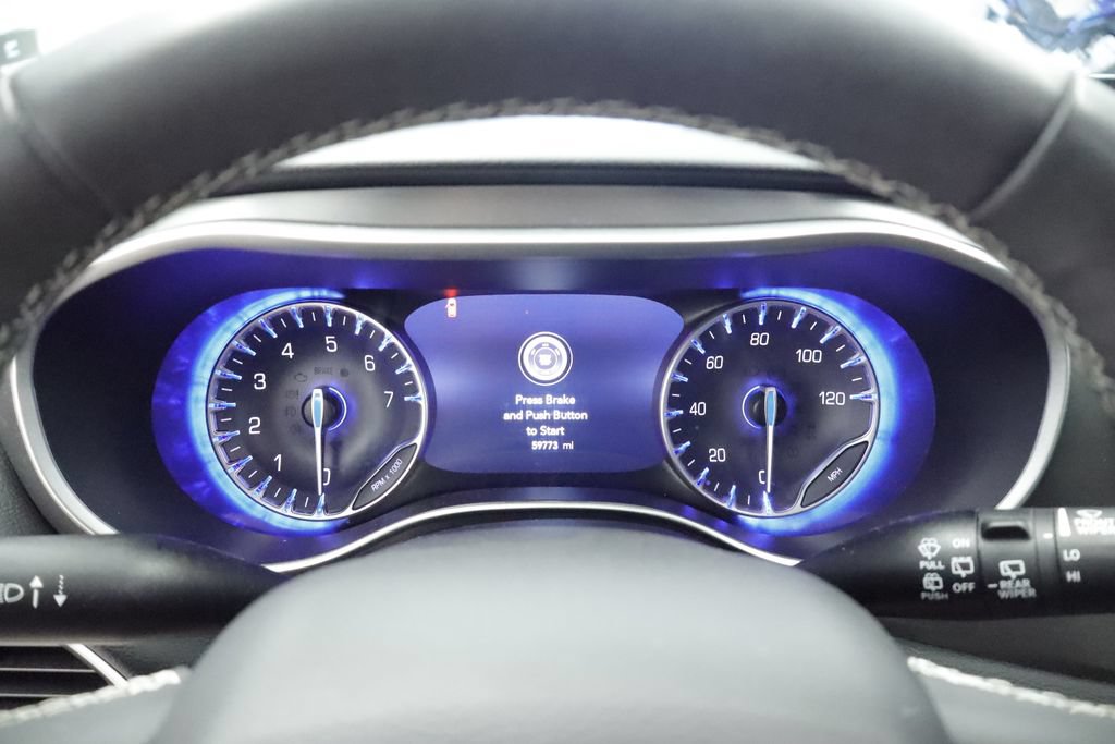 Certified 2024 Chrysler Pacifica Touring-L FWD image 26