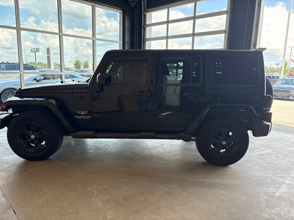Used 2013 Jeep Wrangler Unlimited Sahara w/ Connectivity Group AWD/4WD image 7