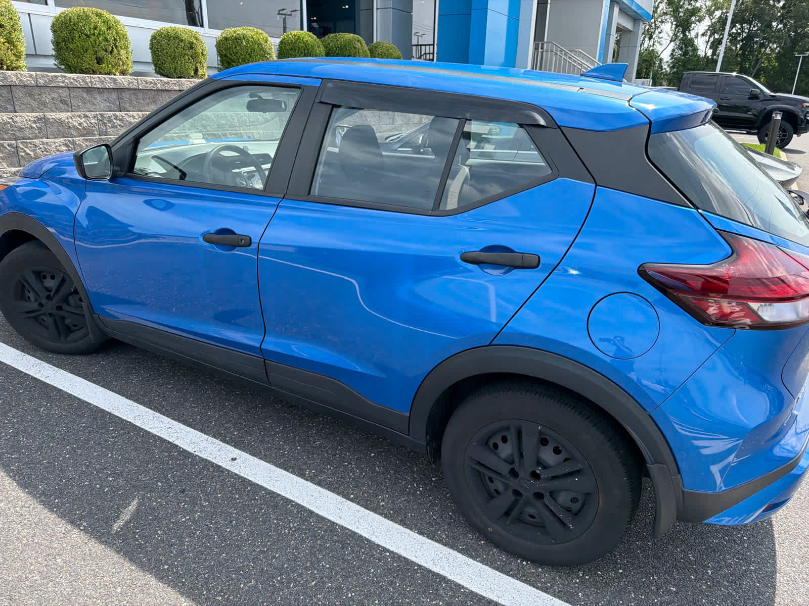 Used 2023 Nissan Kicks S FWD image 4