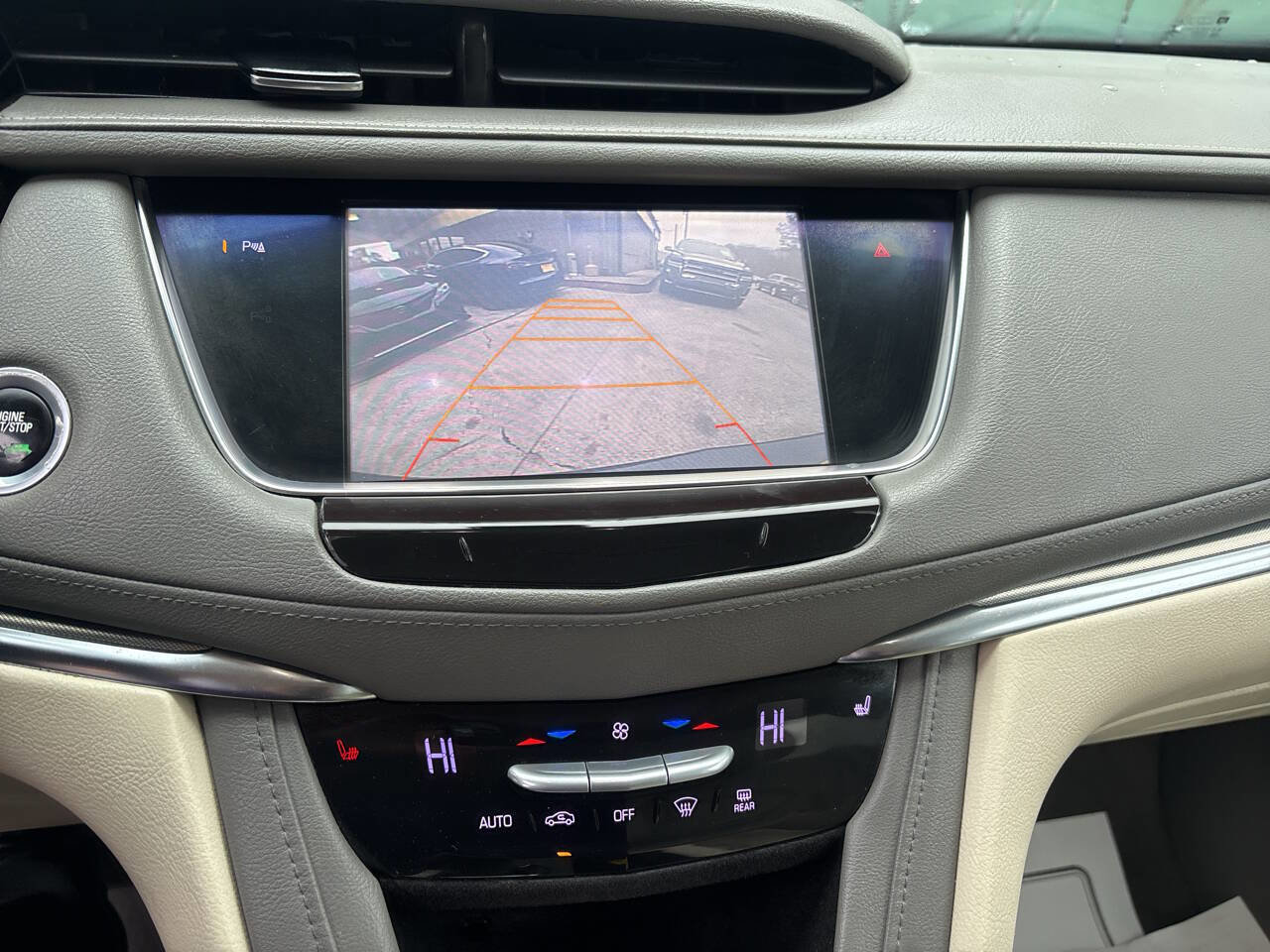 Used 2017 Cadillac XT5 Luxury image 12