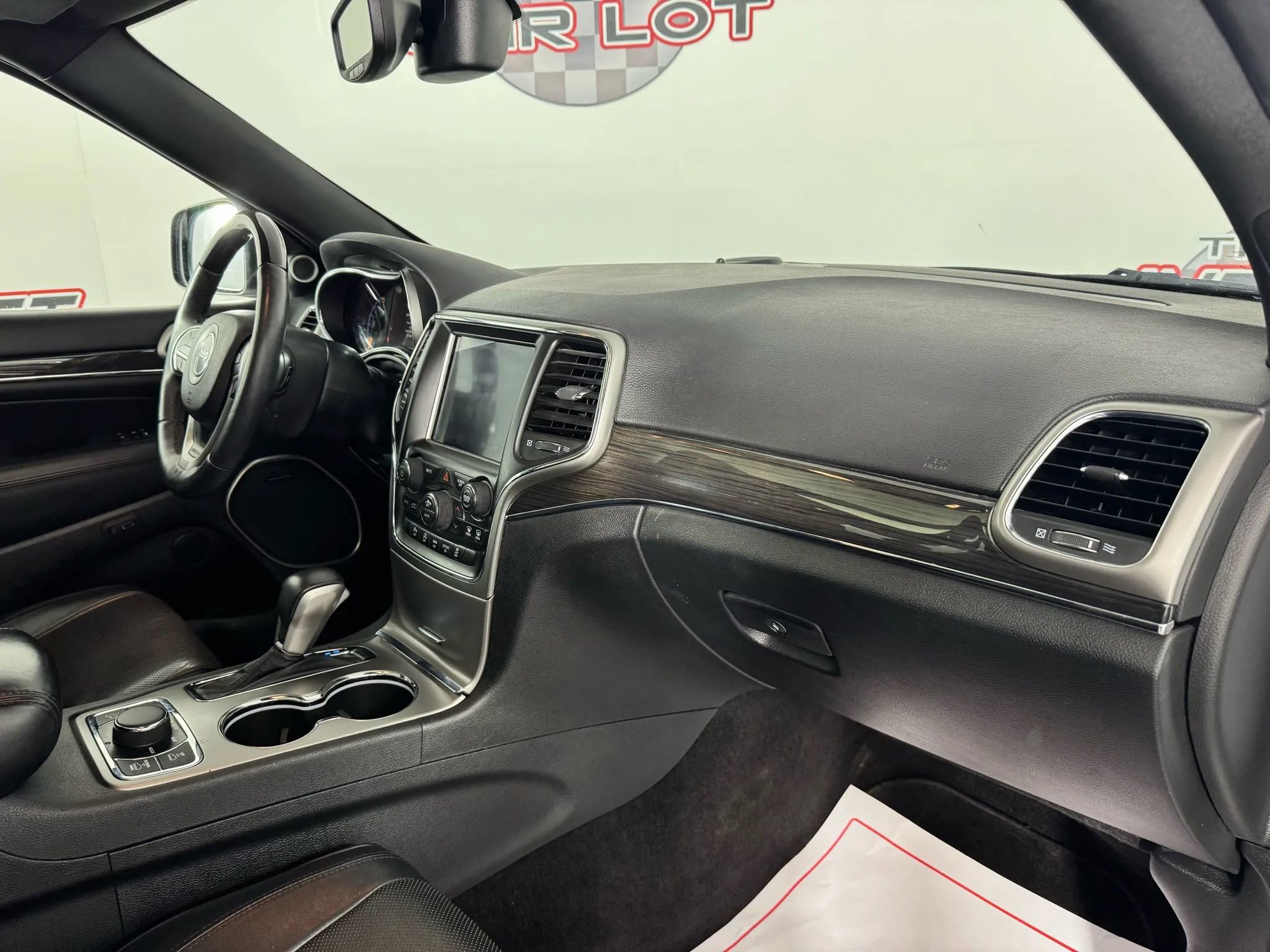 Used 2018 Jeep Grand Cherokee Overland image 12